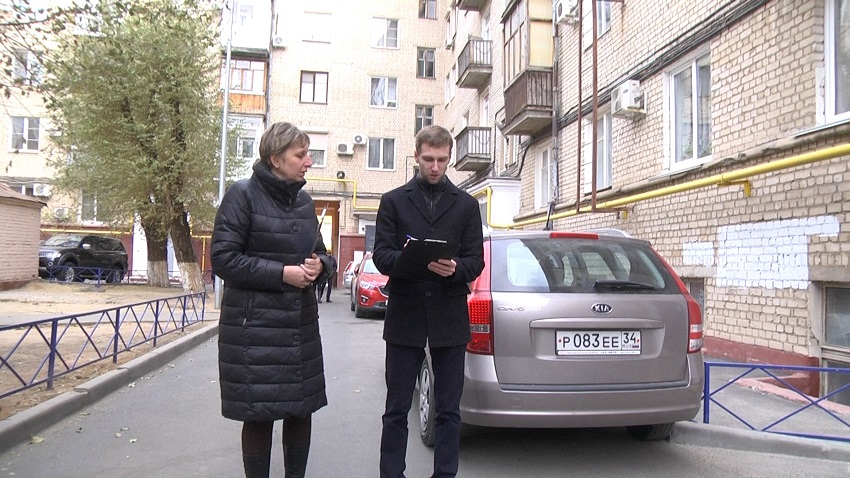 В Волгограде инспекцией государственного жилищного надзора проводится проверка состояния многоквартирных домов. Видео